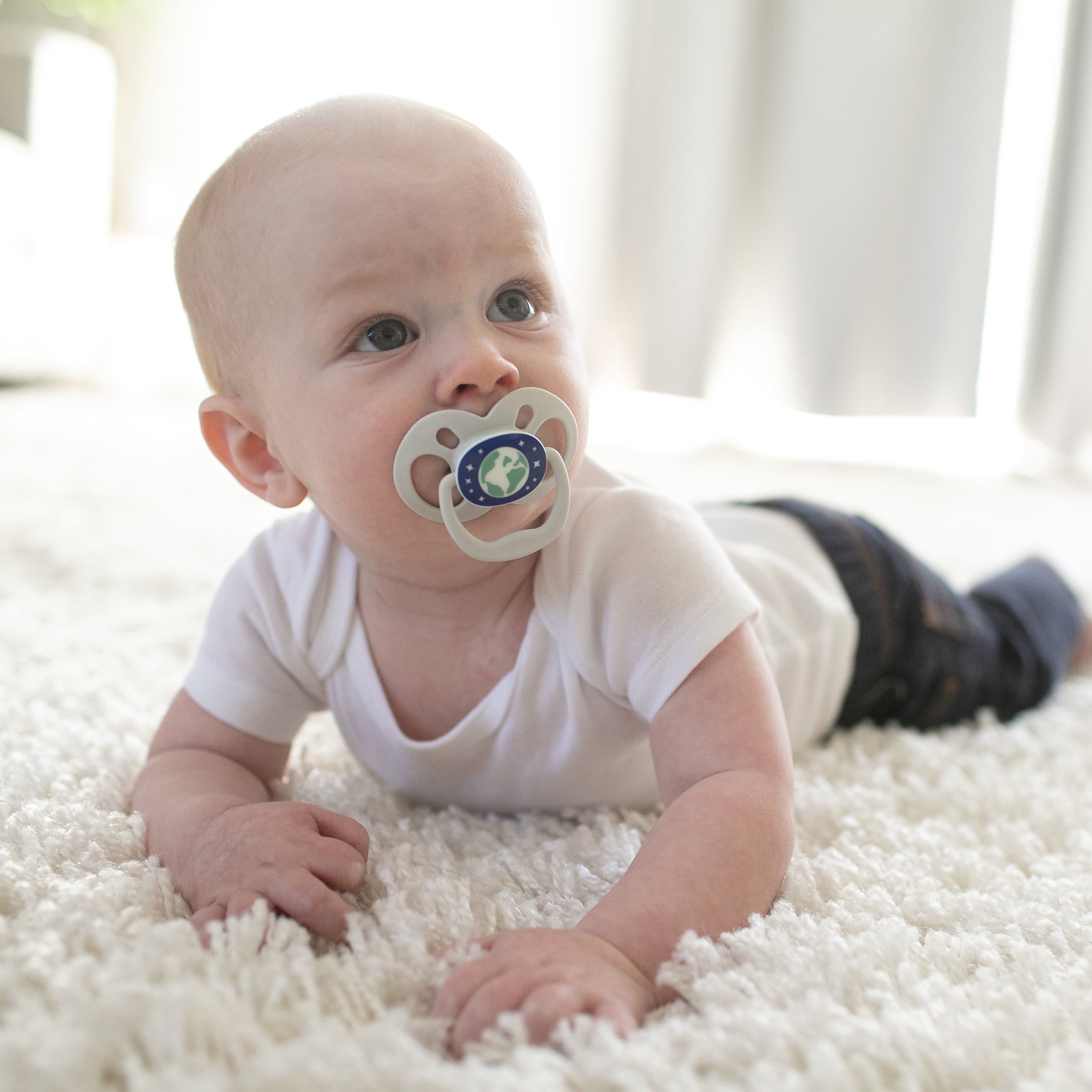 Advantage Baby Pacifier, Fully Symmetrical, Silicone Bulb, 6-18M, BPA Free, Squirrel/Glow, 4 Pack