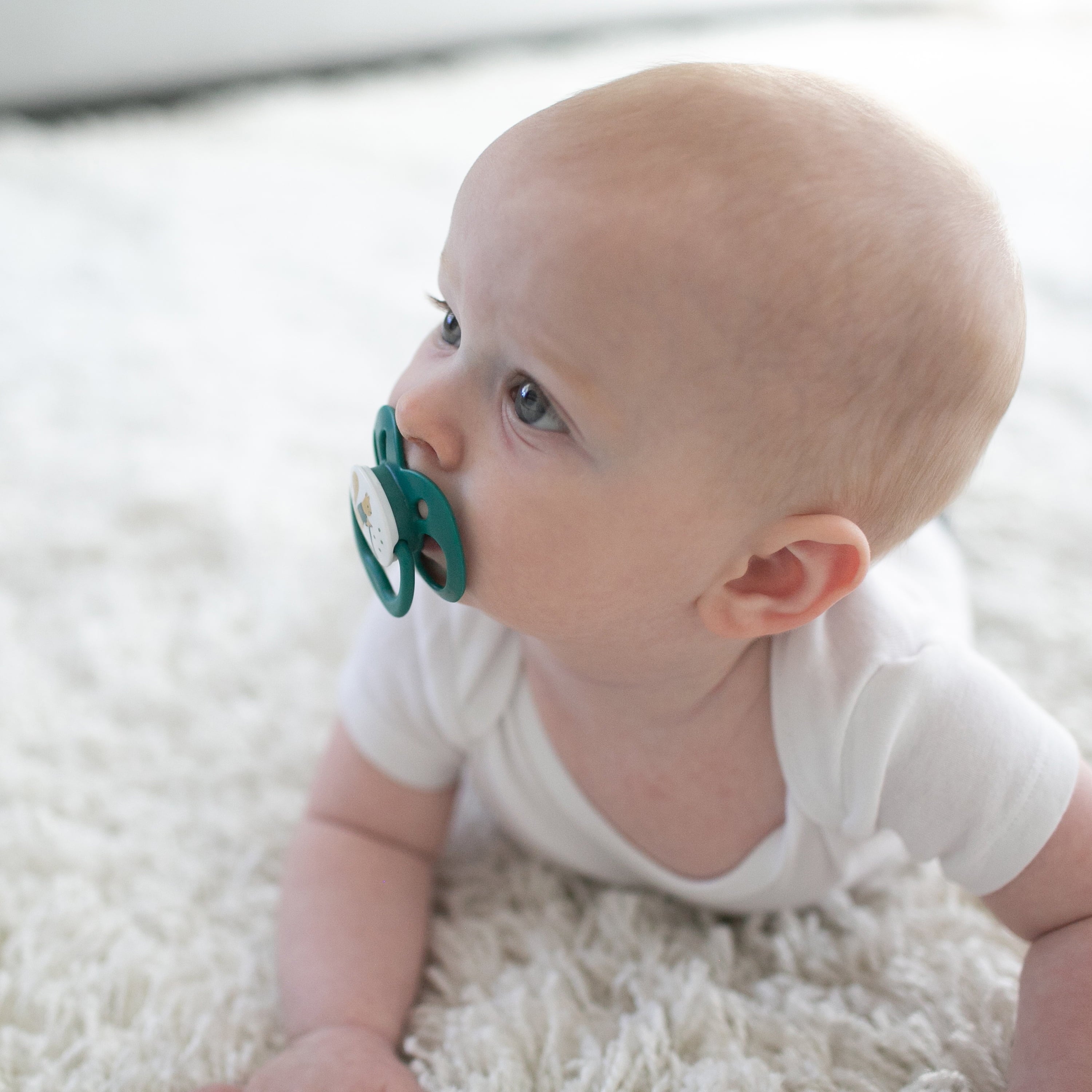 Advantage Baby Pacifier, Fully Symmetrical, Silicone Bulb, 6-18M, BPA Free, Squirrel/Glow, 4 Pack