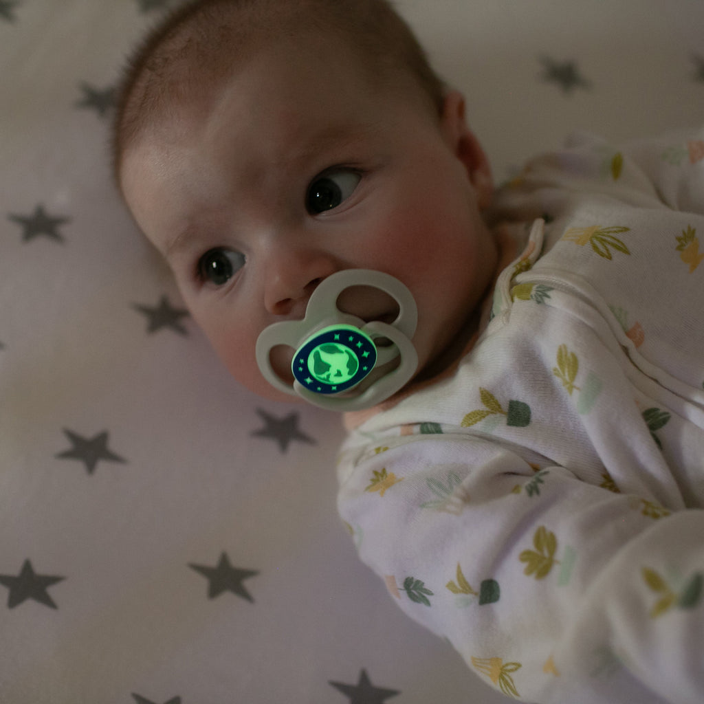 Advantage Baby Pacifier, Fully Symmetrical, Silicone Bulb, 6-18M, BPA Free, Squirrel/Glow, 4 Pack