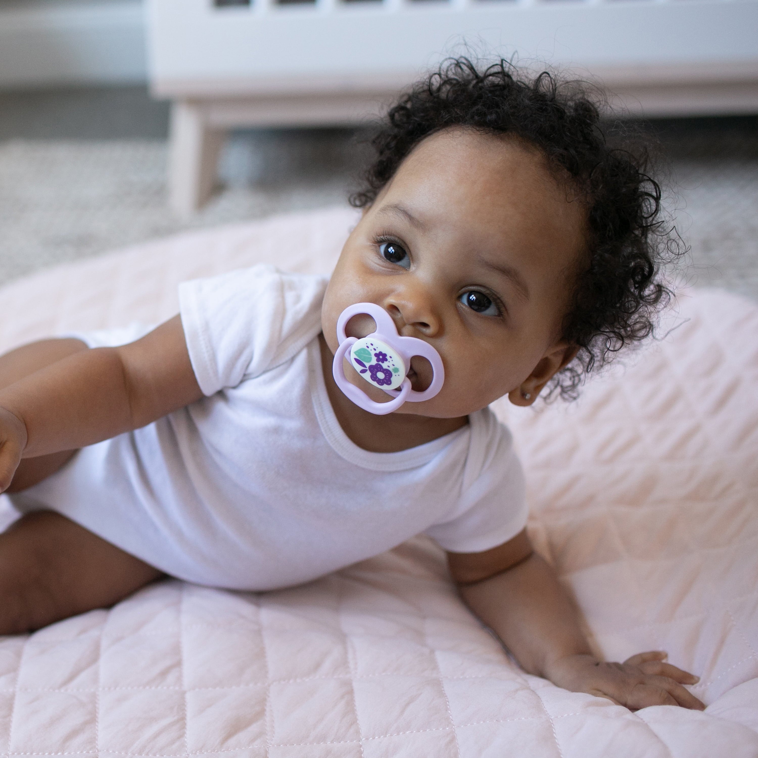 Advantage Baby Pacifier, Fully Symmetrical, Silicone Bulb, 6-18M, BPA Free, Squirrel/Glow, 4 Pack