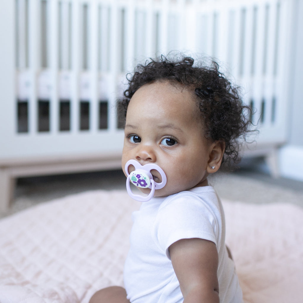 Advantage Baby Pacifier, Fully Symmetrical, Silicone Bulb, 6-18M, BPA Free, Squirrel/Glow, 4 Pack