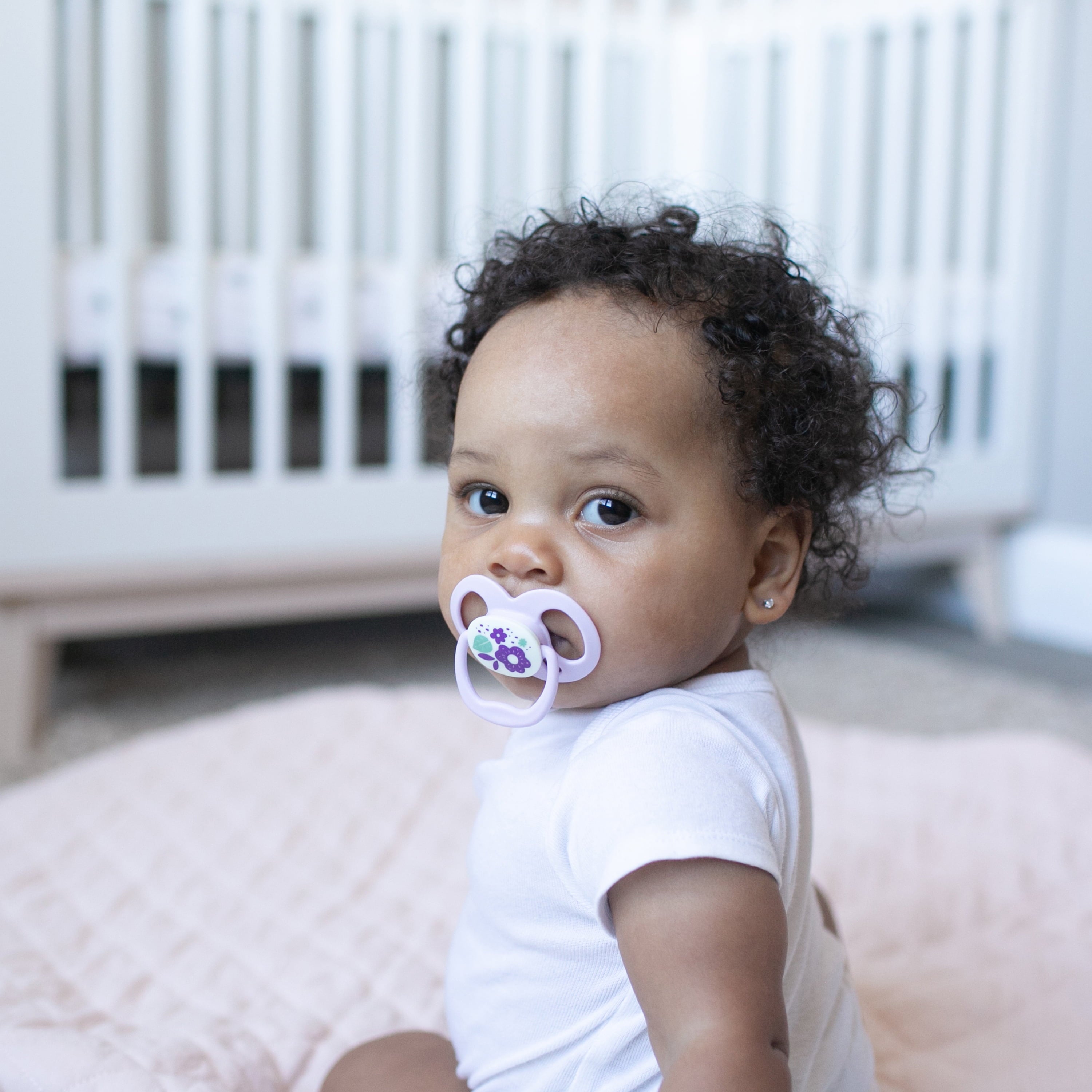 Advantage Baby Pacifier, Fully Symmetrical, Silicone Bulb, 6-18M, BPA Free, Squirrel/Glow, 4 Pack